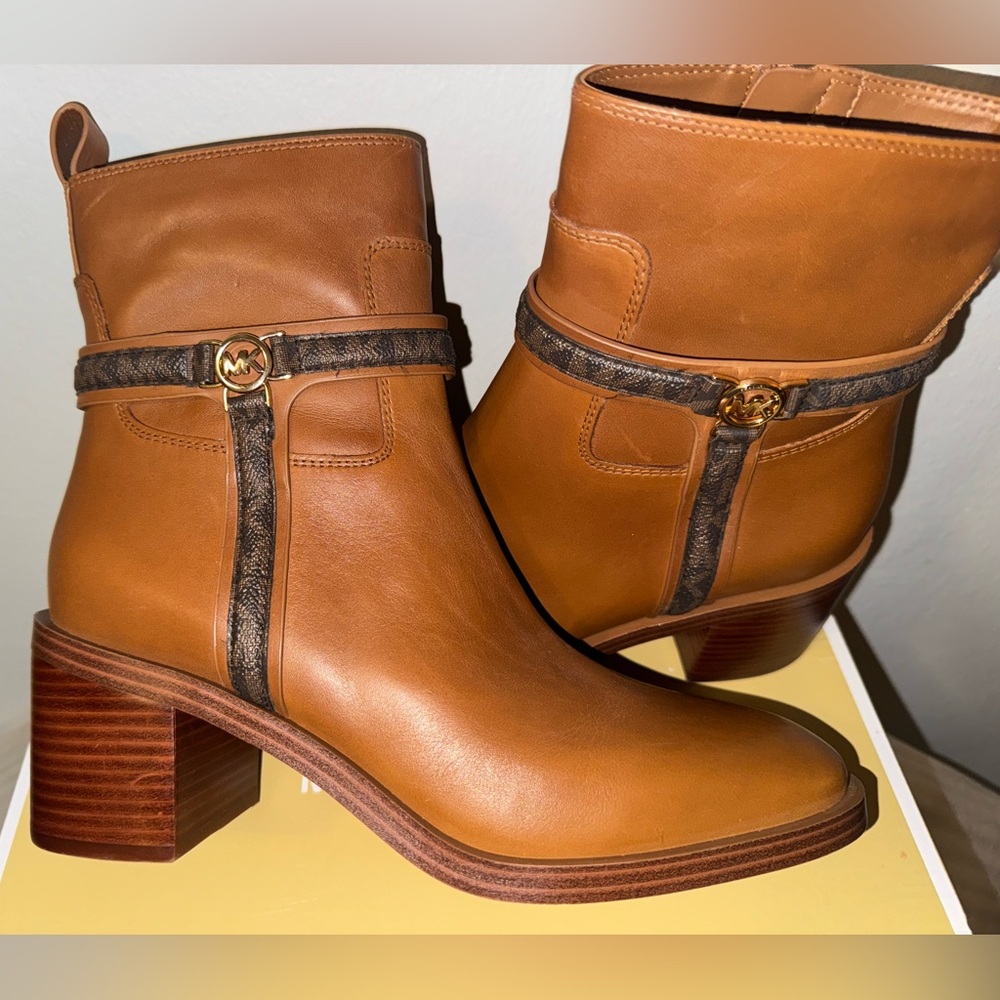 Michael Kors Mindy Block Heel Bootie Leather Brown/Tan/Luggage Women’s Size 9
